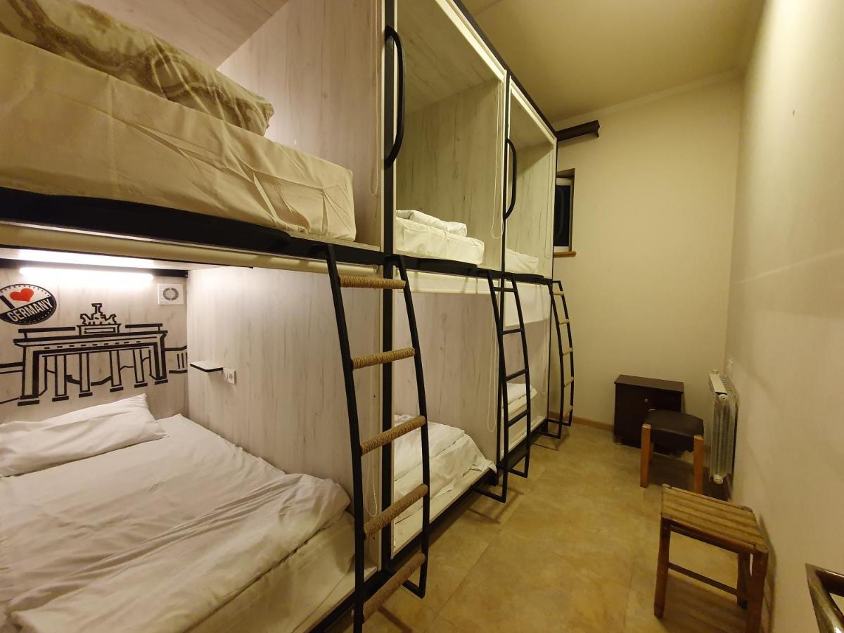 Capsule Hostel In The Old City Of Yerevan Bagian luar foto