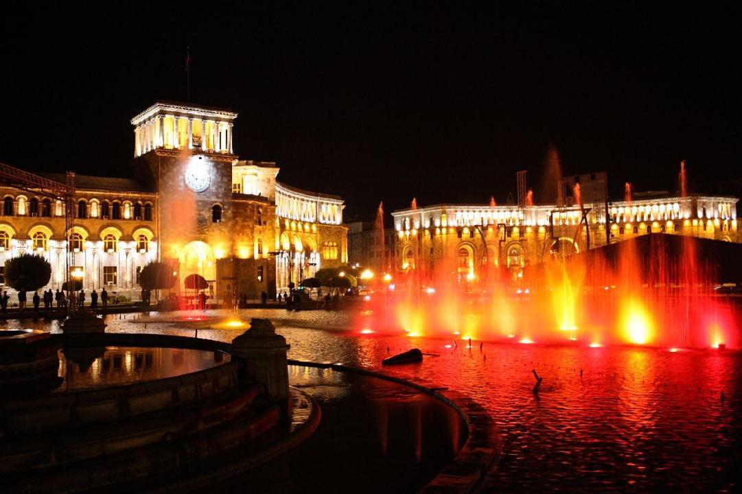 Capsule Hostel In The Old City Of Yerevan Bagian luar foto